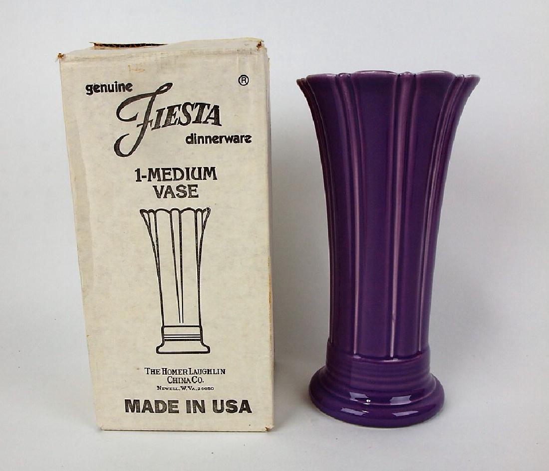 Fiesta Post 86 lilac medium vase NIB (1 of 1)
