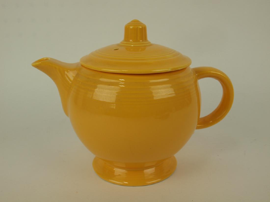 Fiesta medium teapot, yellow (1 of 1)