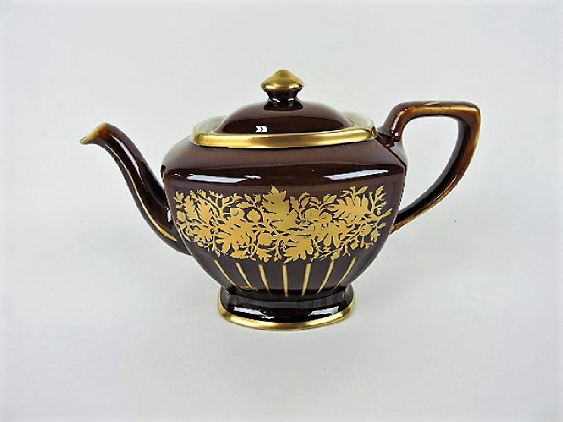 Hall China teapot, 6 cup, Hollywood brown (1 of 1)