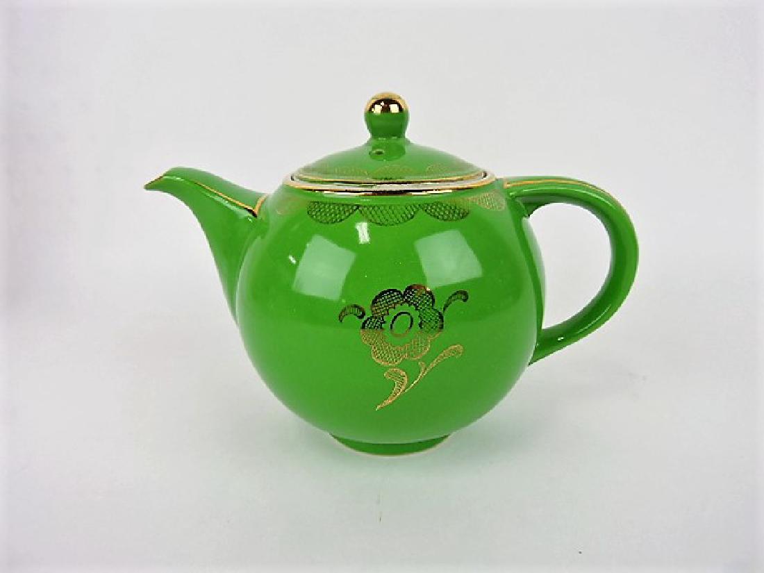 Hall China teapot, Globe, emerald with gold (1 of 1)