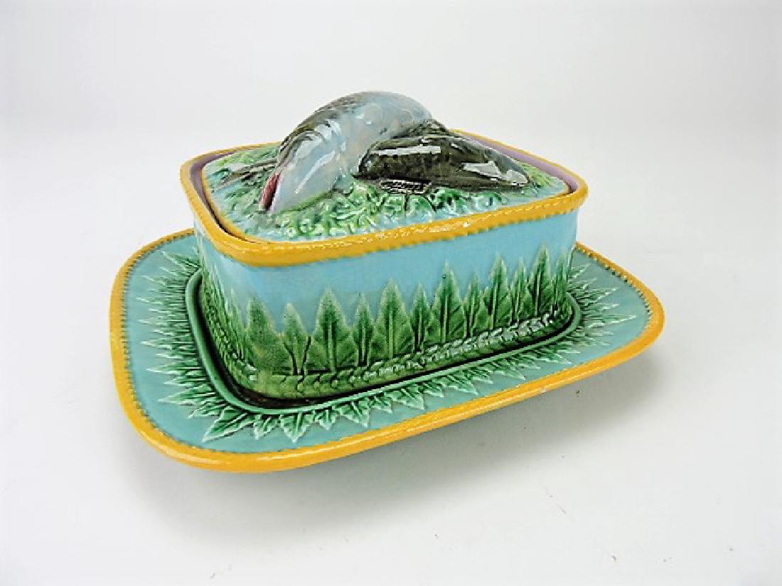 George Jones majolica acanthus leaf sardine box: and tray
