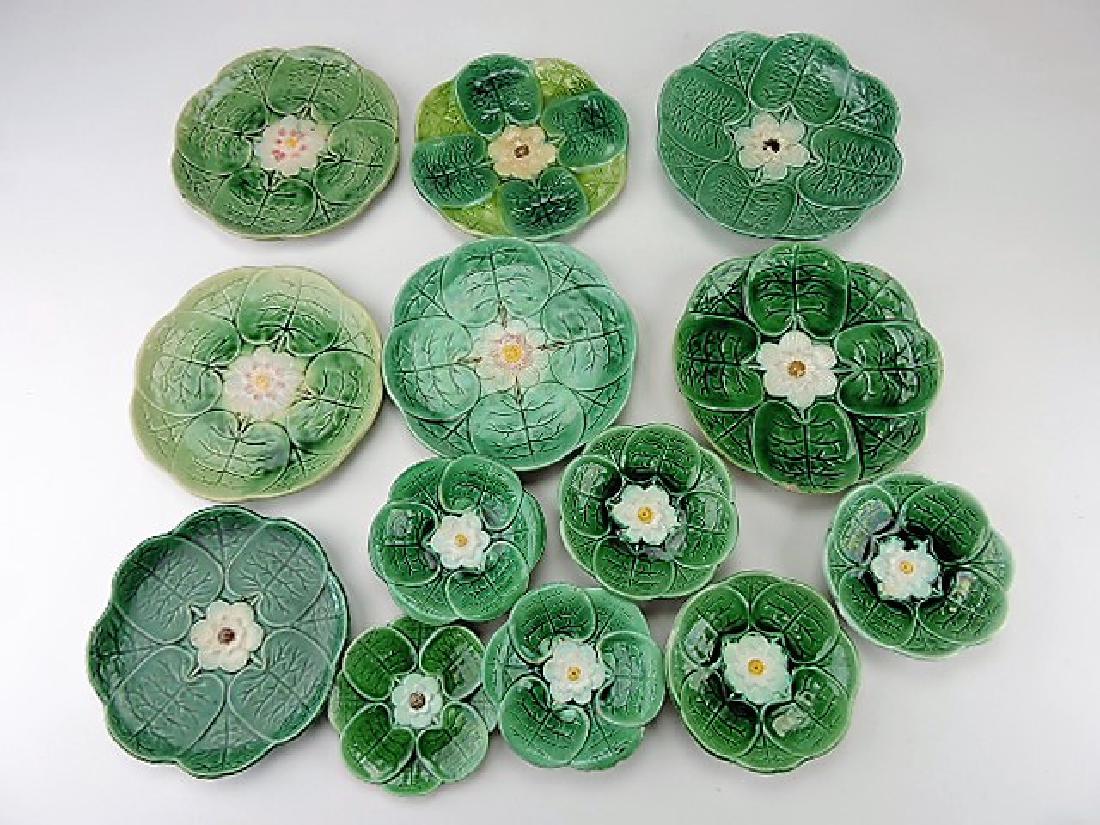 Majolica pond lily lot of 13 plates and sauce (1 of 1)