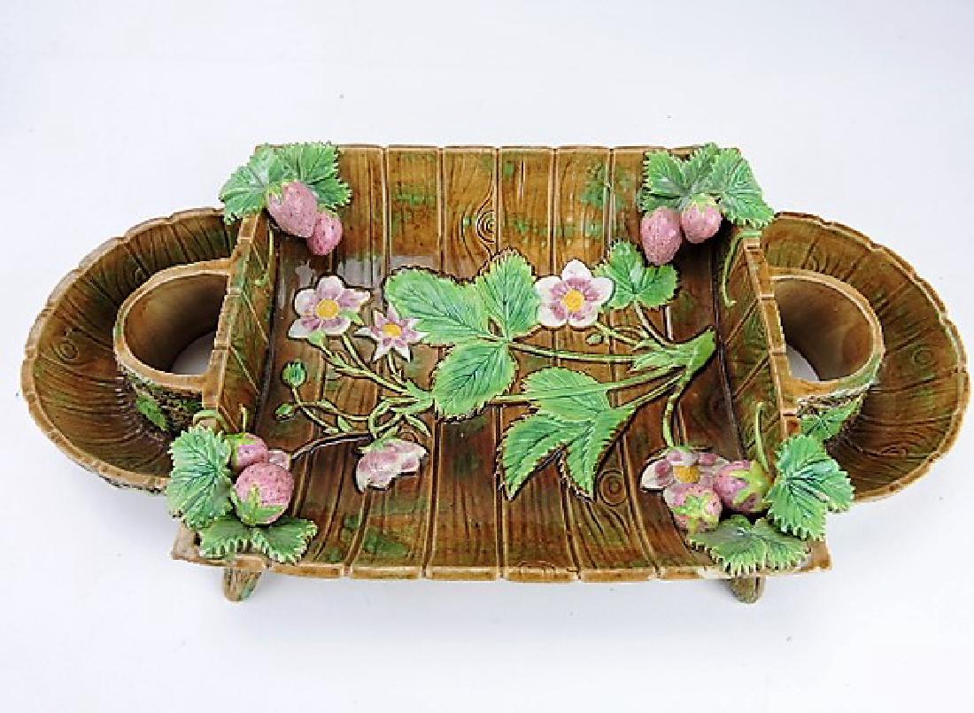 George Jones majolica strawberry server base, (1 of 1)