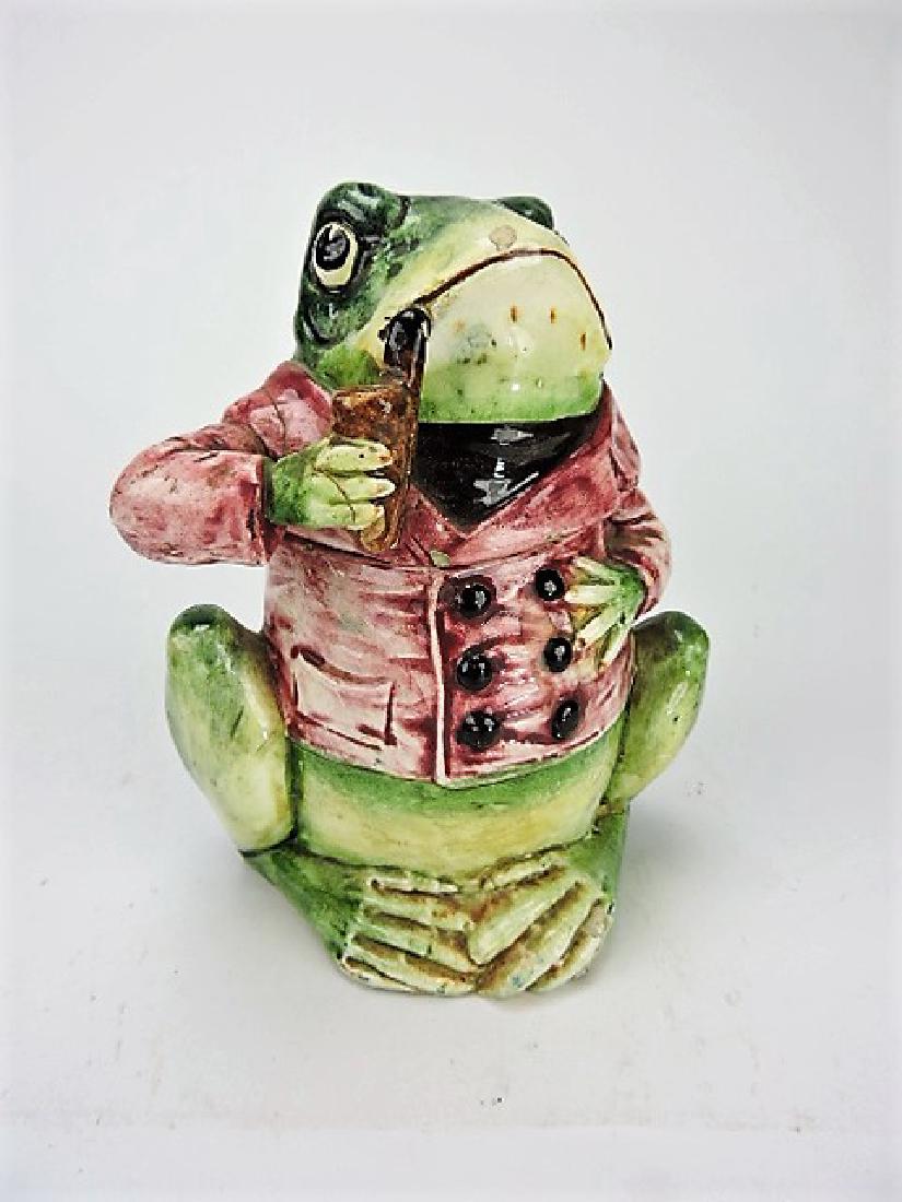 Majolica frog with pipe and red smoking jacket (1 of 1)