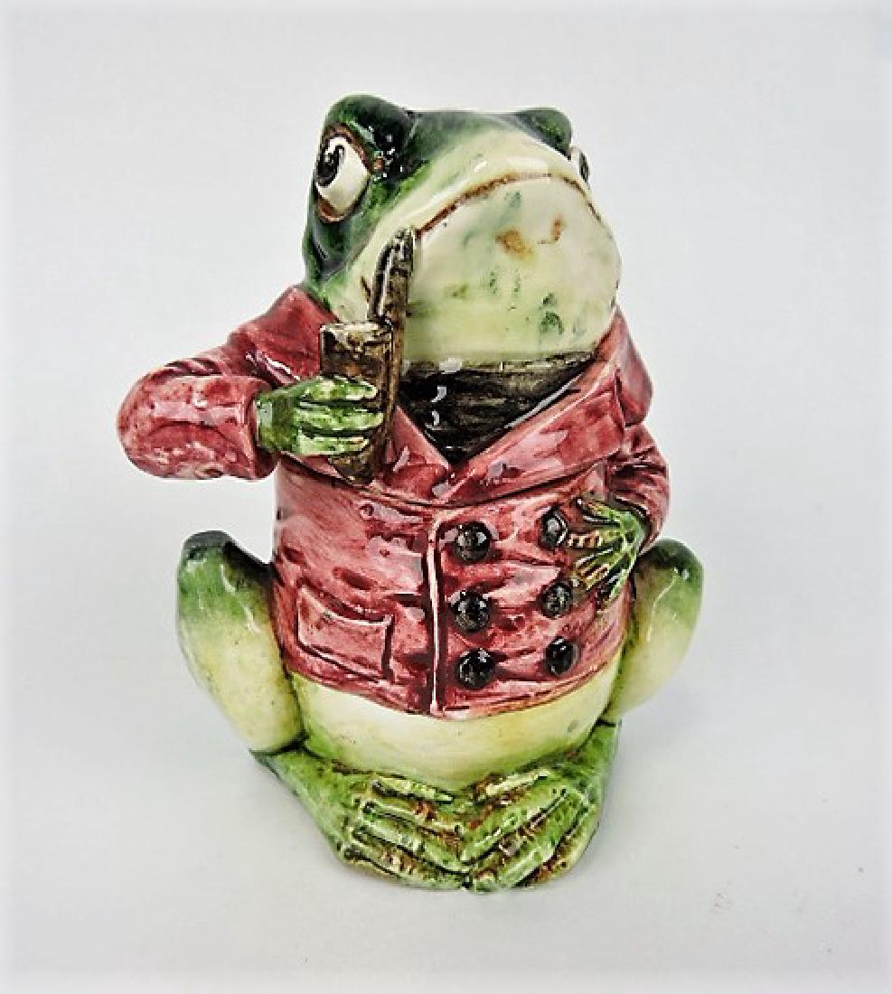 Majolica frog with pipe and red smoking jacket (1 of 1)