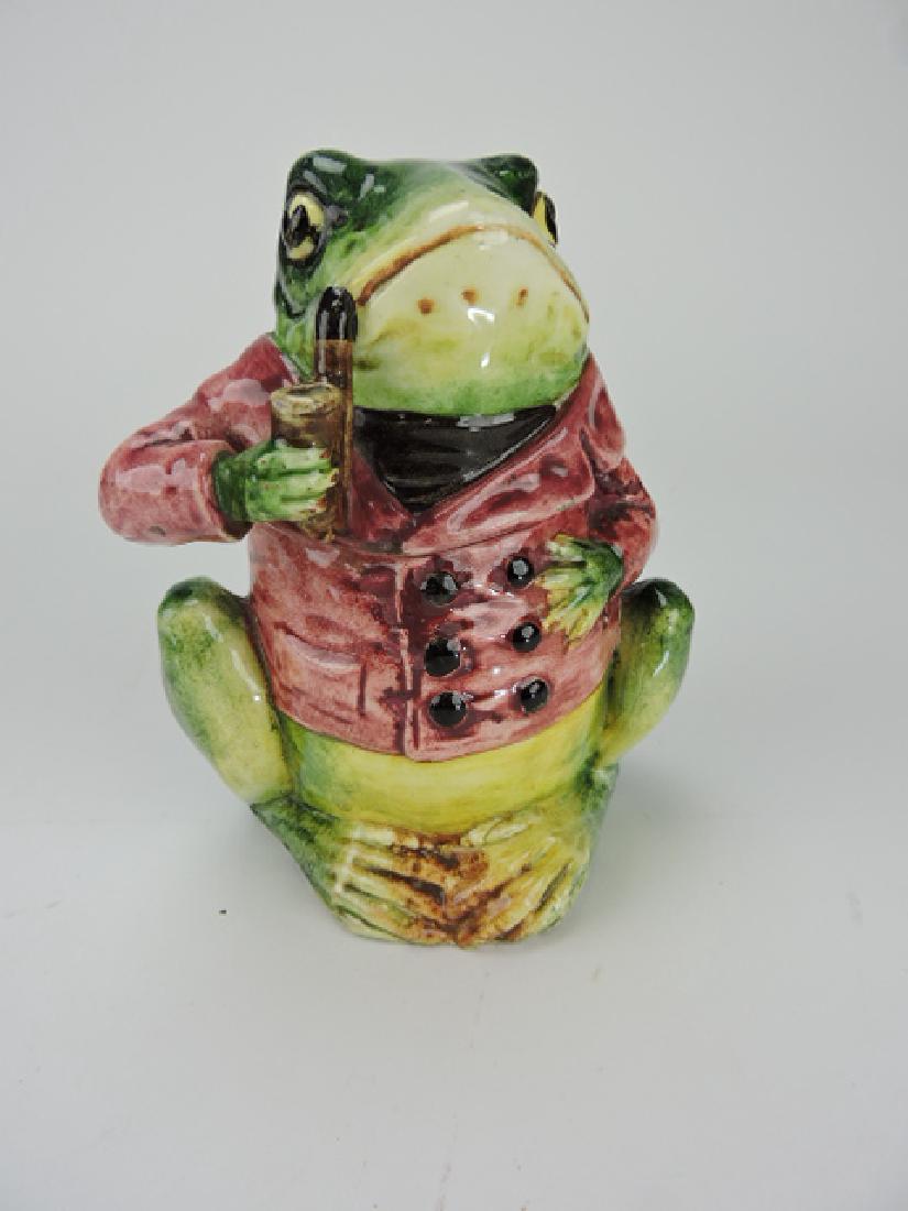 Majolica frog with pipe and red smoking jacket (1 of 1)
