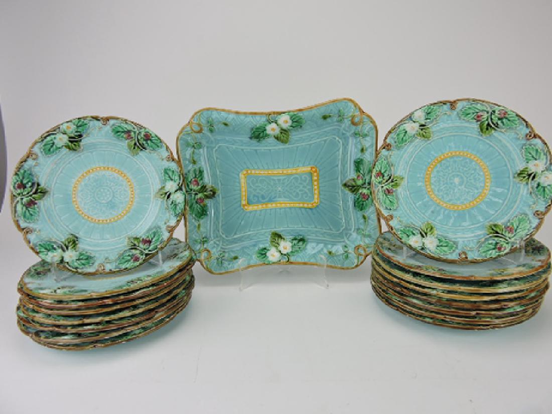 Sarreguemines majolica 17 piece strawberry dessert (1 of 1)