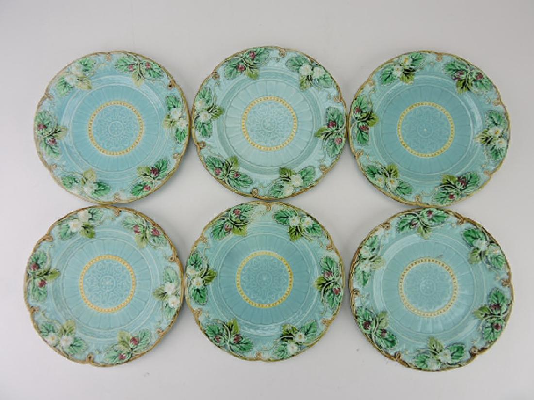 Sarreguemines majolica set of 6-8" strawberry: plates