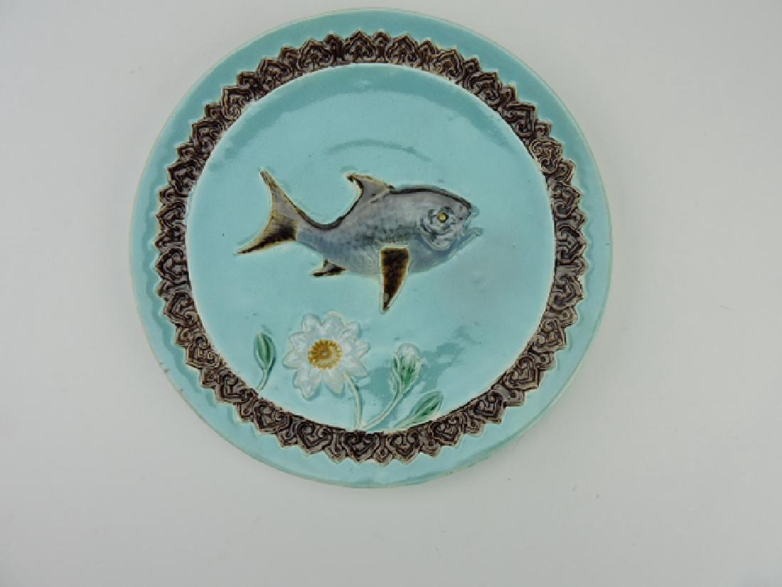 Holdcroft majolica fish and daisy plate, 8 1/2: .