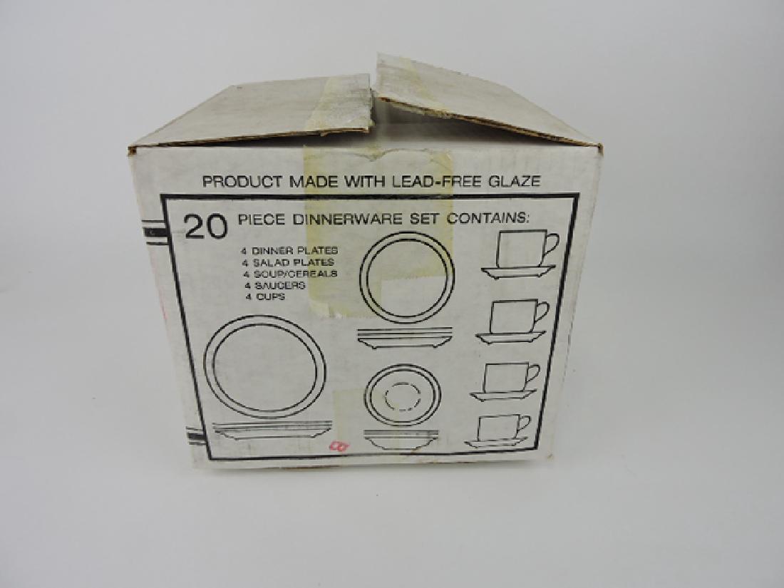 Fiesta Post 86 sapphire 20 pc dinnerware (1 of 1)