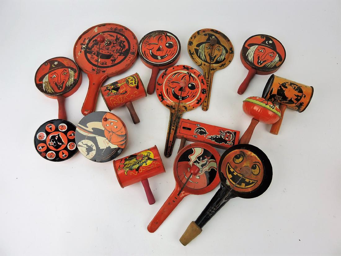 Halloween tin lithograph lot: of 15 noise makers, some rust/wear