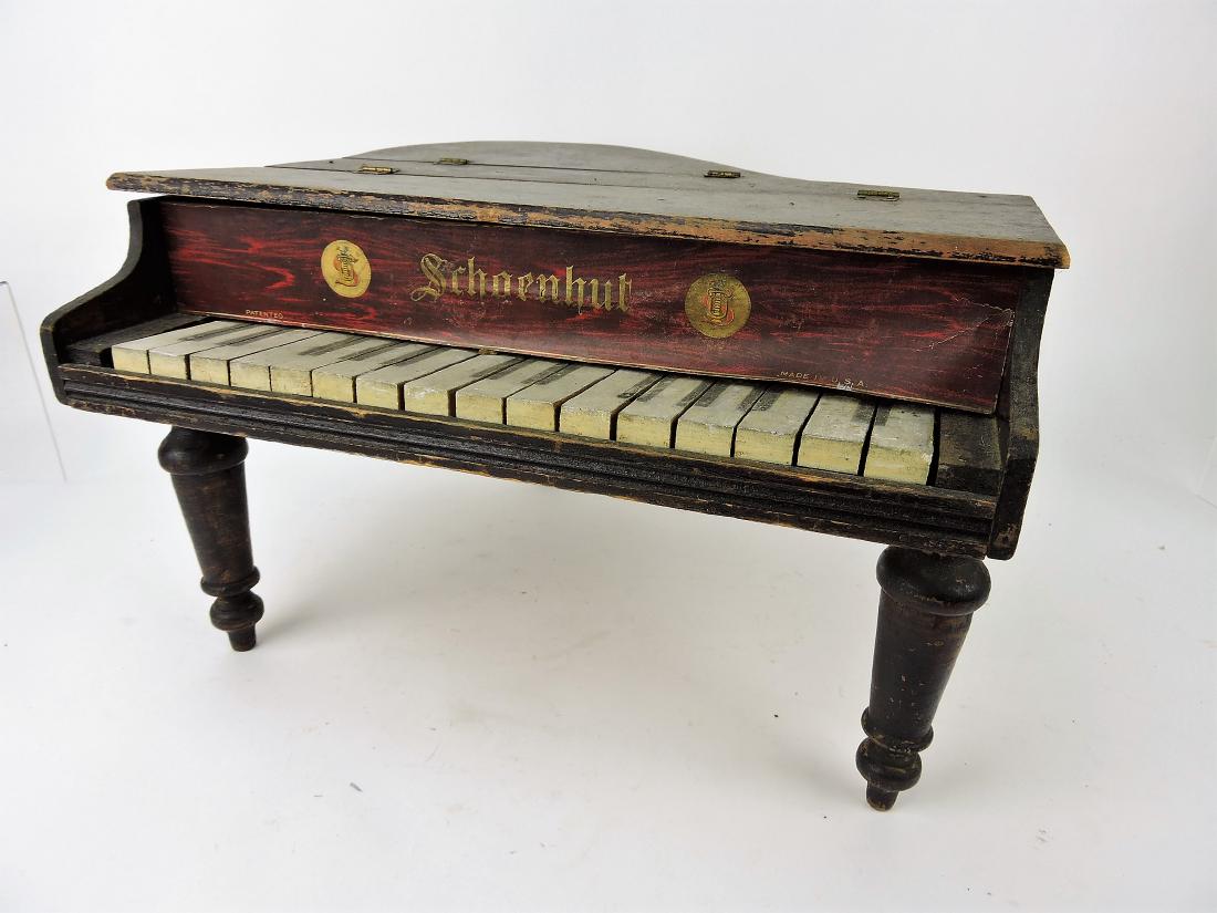Schoenhut grand piano: .