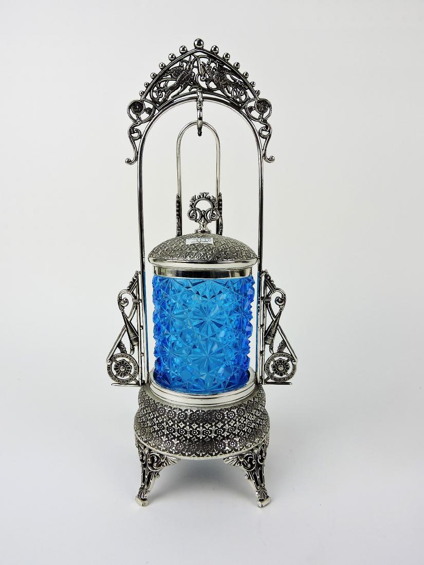 Blue daisy & button pickle castor,: 15"
