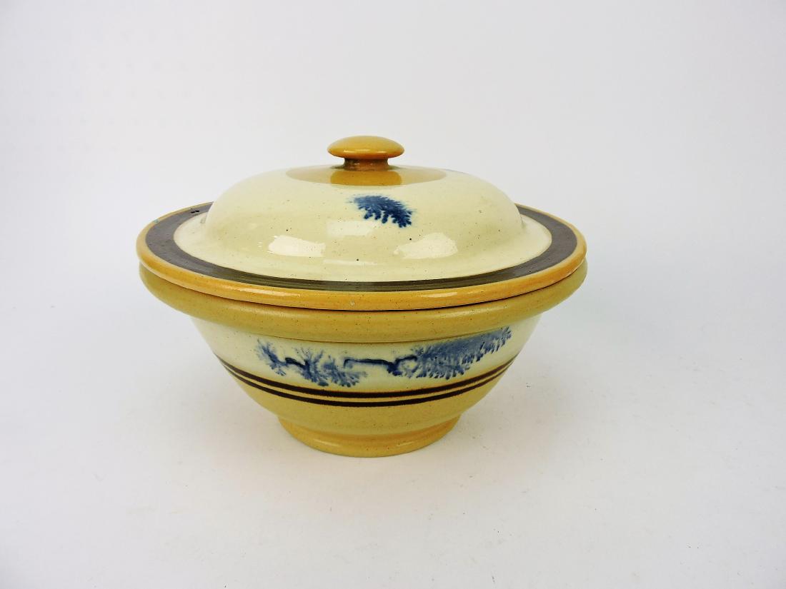 Mocha yellow ware bowl with lid, (1 of 1)