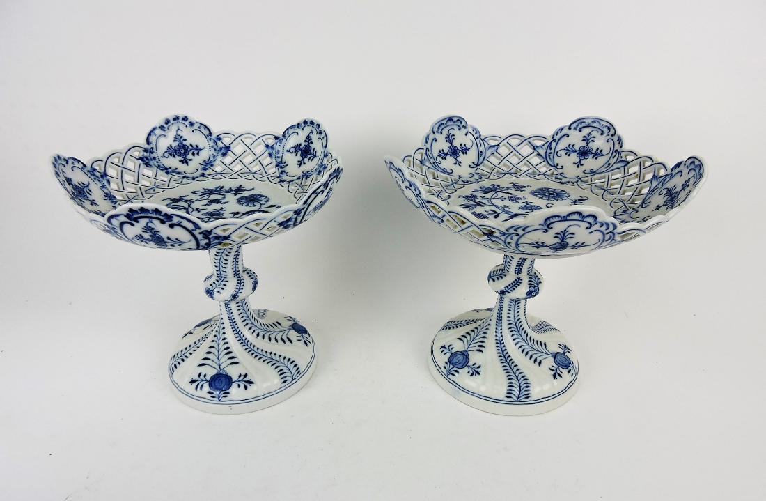Meissen Blue Onion pair of reticulated (1 of 2)