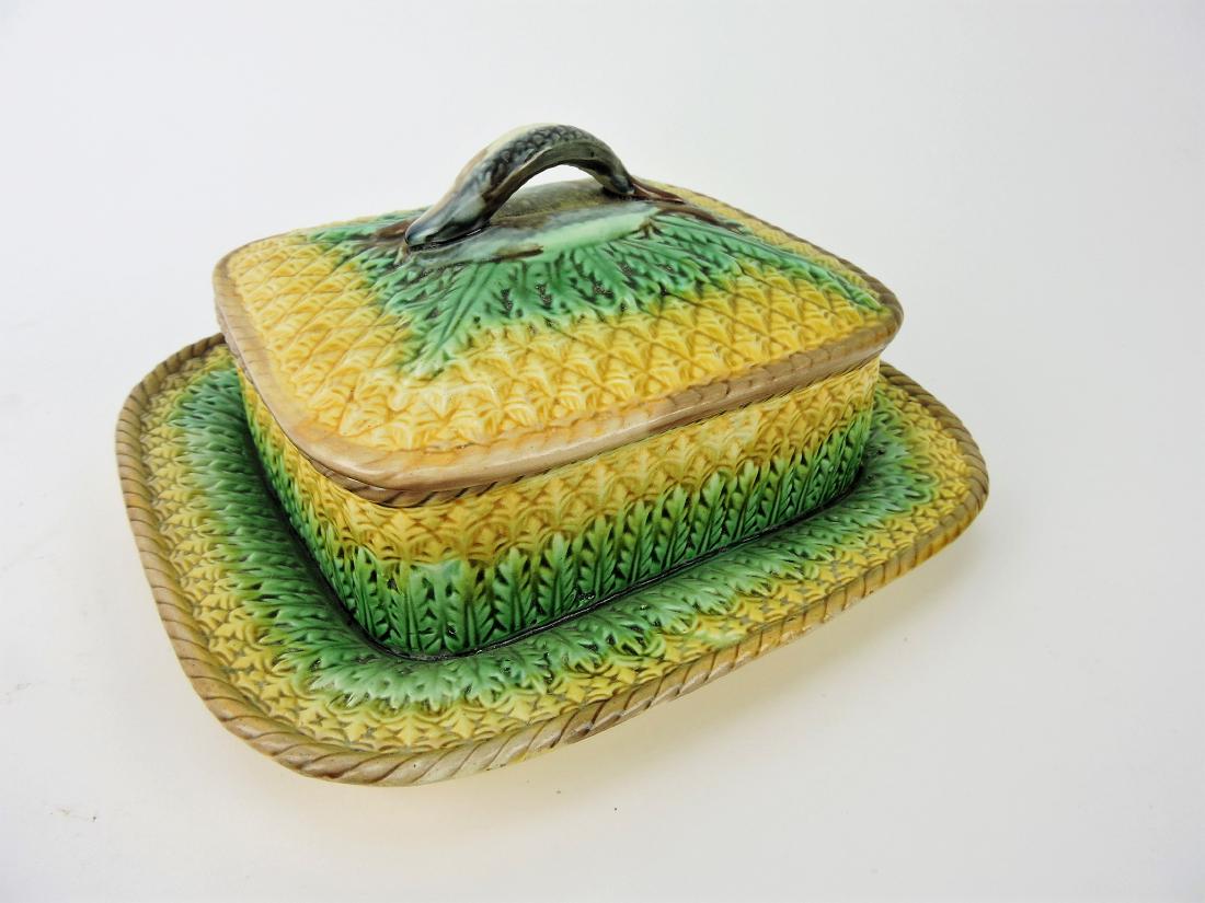 Majolica pineapple sardine box: Majolica pineapple sardine box