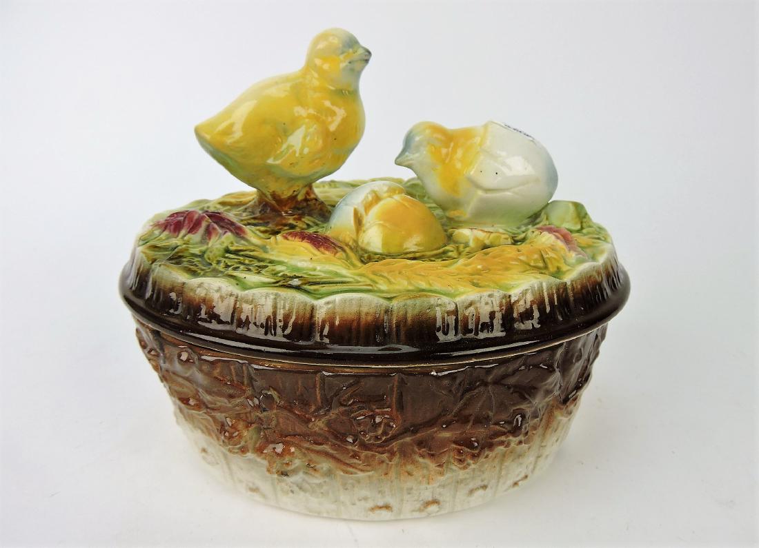 Majolica Continental tureen with chick (1 of 1)