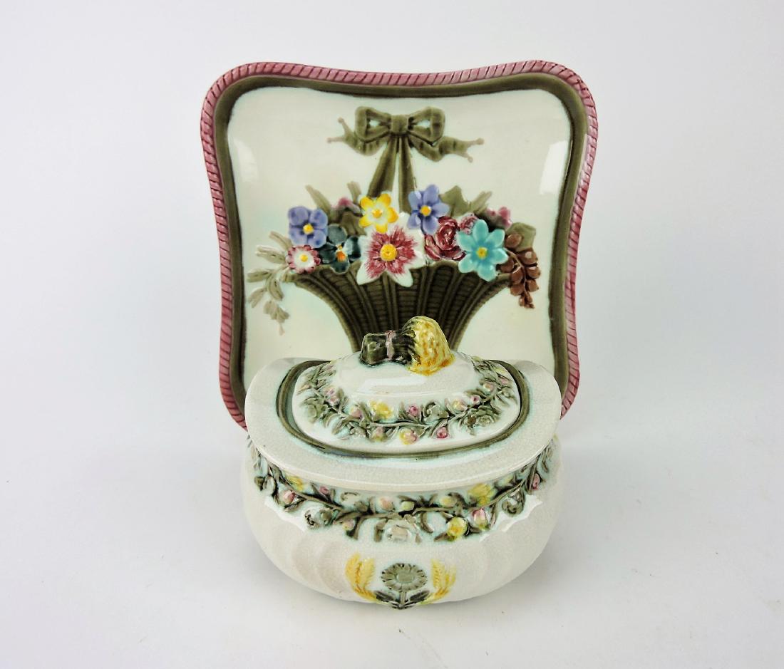 Wedgwood Majolica flower basket: tray and wheat sugar, various condition