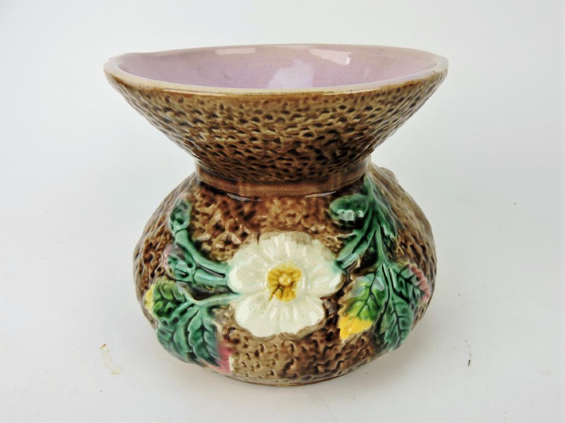 Majolica wild rose spittoon: Majolica wild rose spittoon