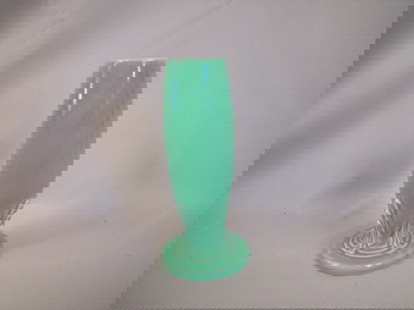 Fiesta bud vase, light green: Fiesta bud vase, light green