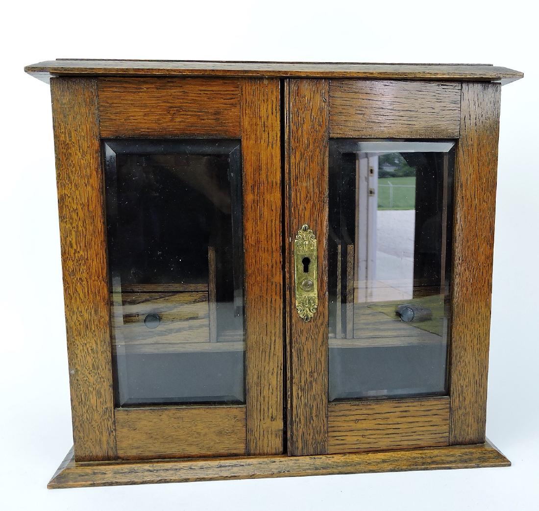 Oak small 2 door smoking cabinet, (1 of 2)