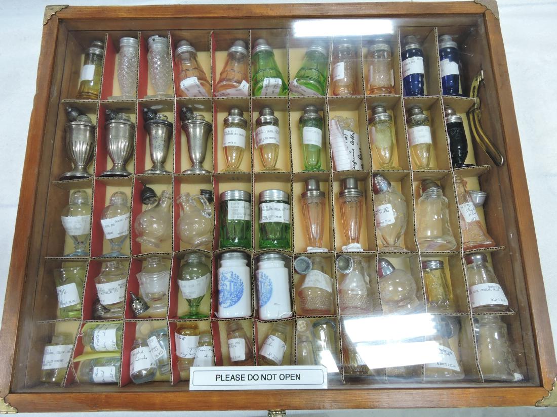 Showcase with 98 salt & pepper (1 of 1)