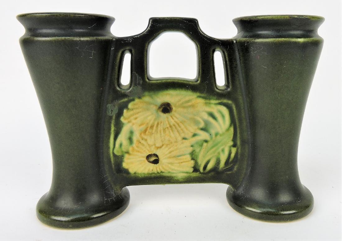 Roseville Panel with daisies double: gate bud vase, 5"