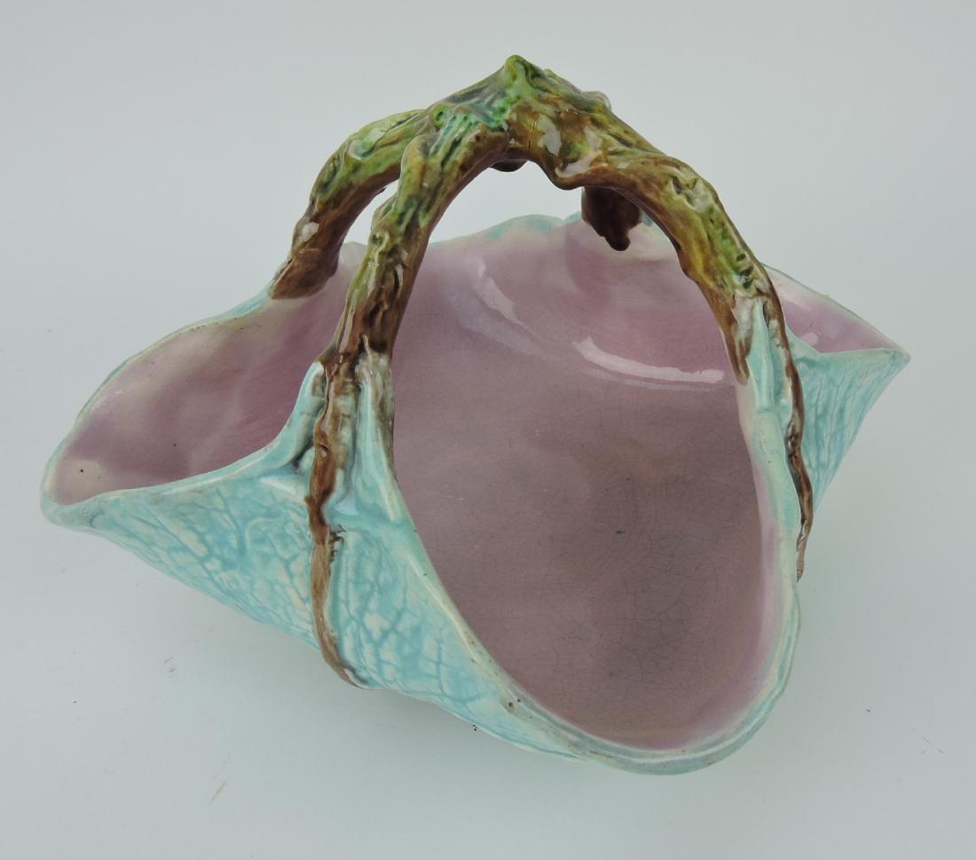 Majolica Holdcroft 4 lobed basket: .