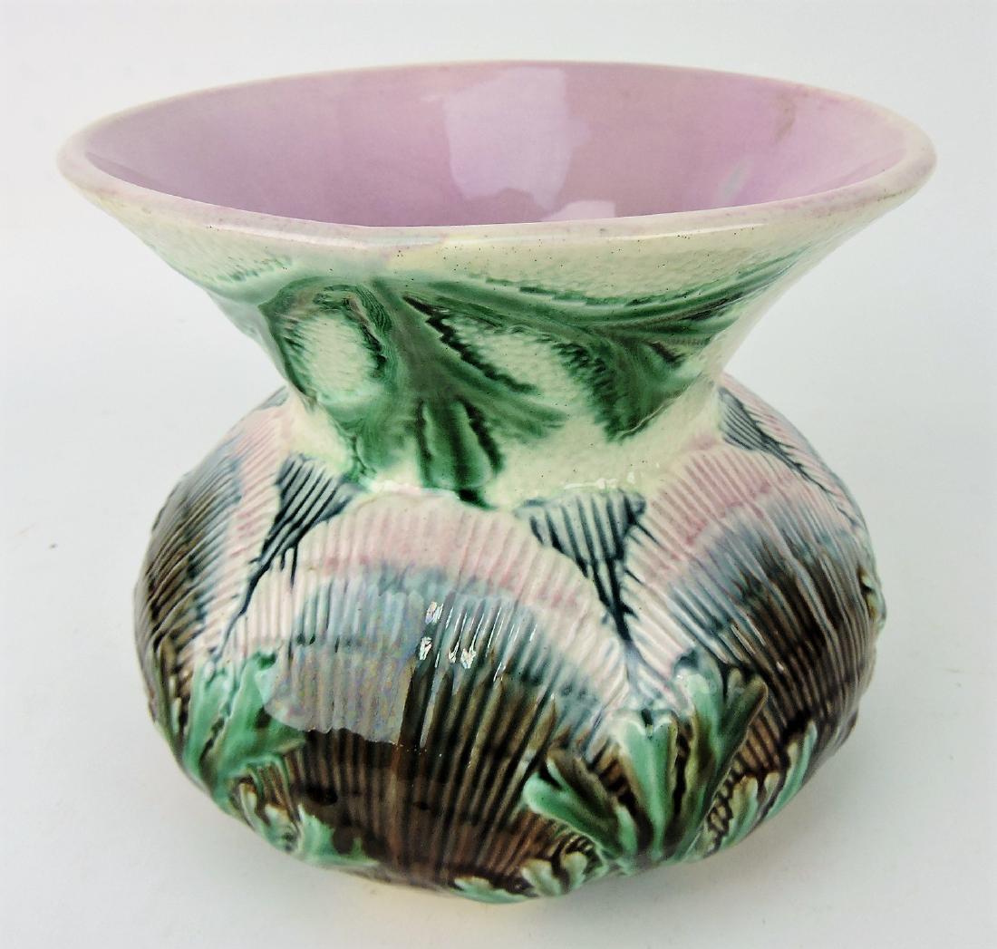 Etruscan majolica shell & seaweed: spittoon, nice