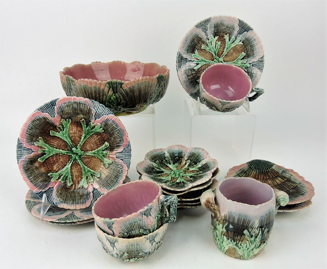 Etruscan majolica shell & seaweed (1 of 1)