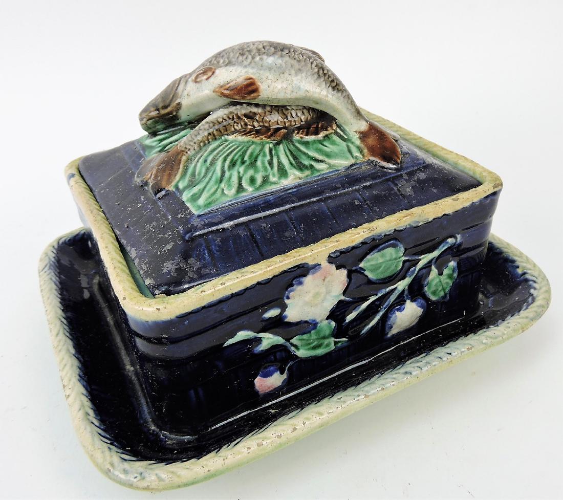 Majolica cobalt sardine box, old rim: repair to lid