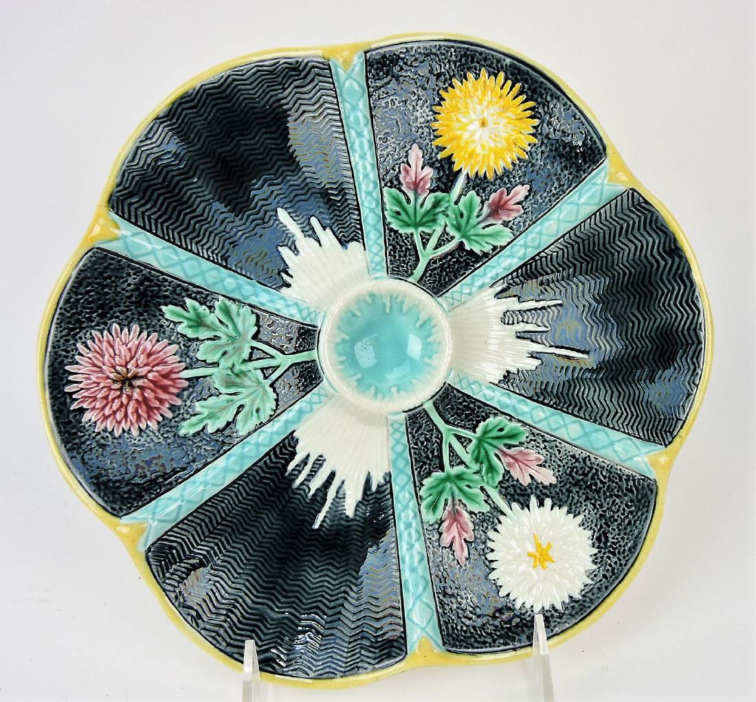 Wedgwood majolica chrysanthemum: 6 well oyster plate, 9 1/4"