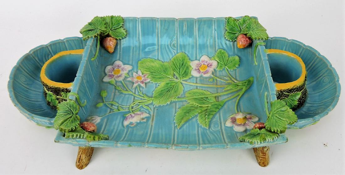 George Jones majolica strawberry (1 of 1)