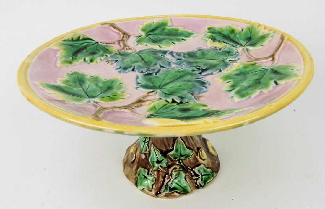 Etruscan Majolica maple leaf cake (1 of 1)