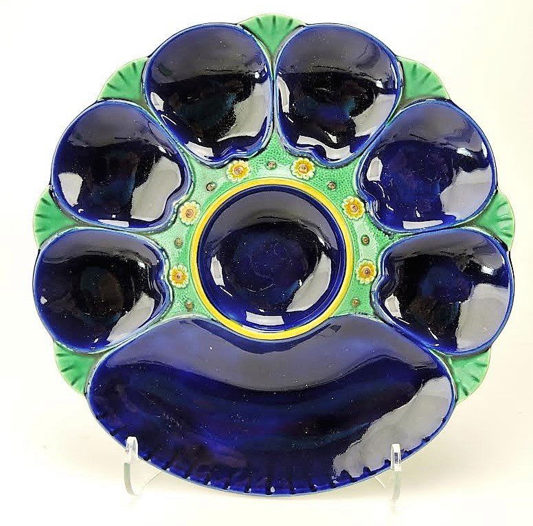 Minton majolica cobalt six well oyster: plate with large cracker well, 9"