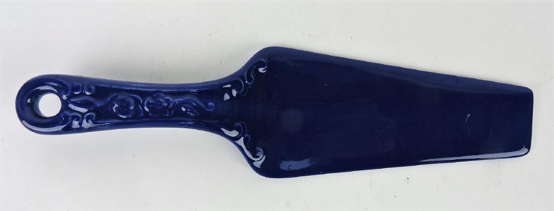 Fiesta Kitchen Kraft cake server, (1 of 1)