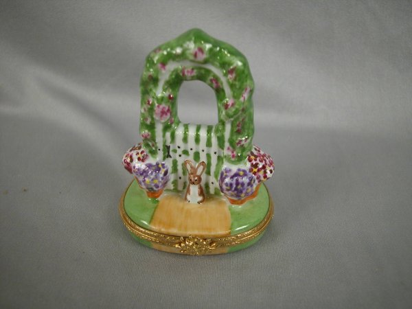 LIMOGES figural trinket box, garden archway
