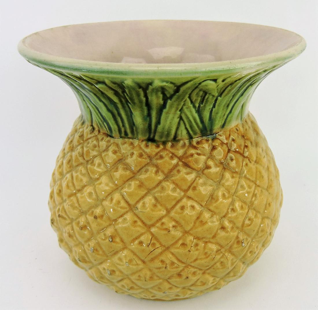 Etruscan majolica pineapple spittoon: cuspidor