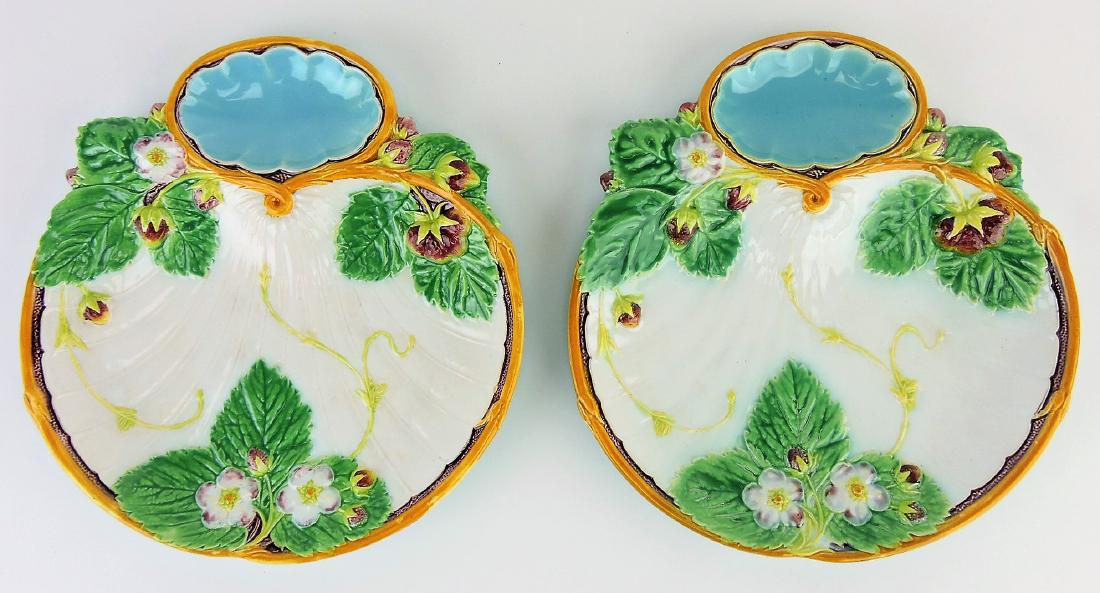 Minton majolica pair of shell: form strawberry plates, minor rim nicks, 8"