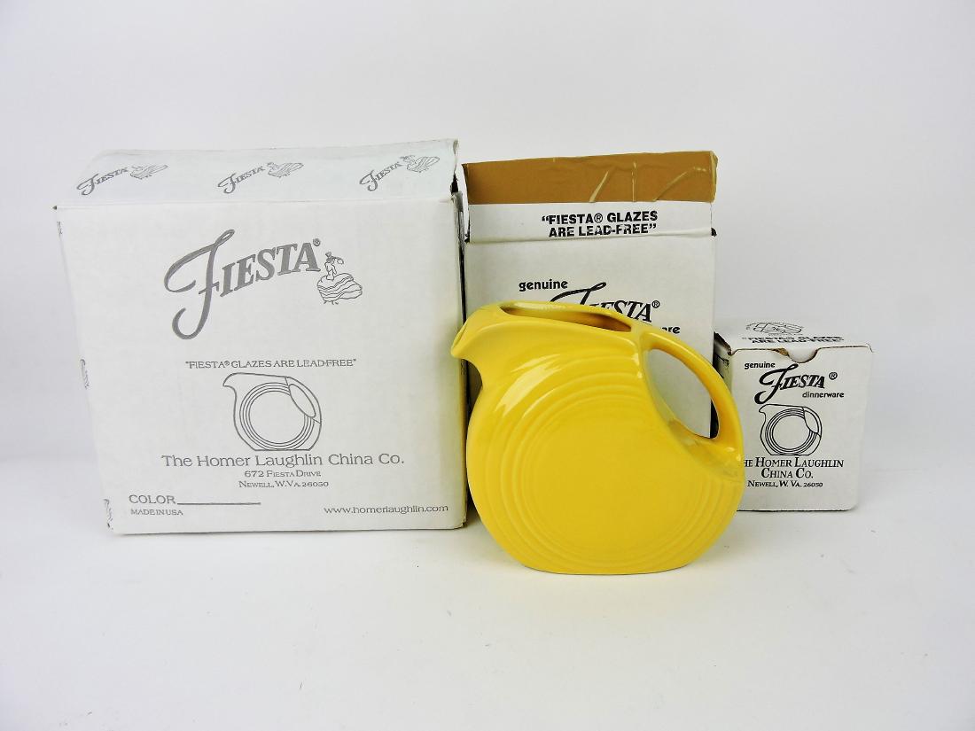 Fiesta Post 86 sunflower disc pitcher (1 of 1)