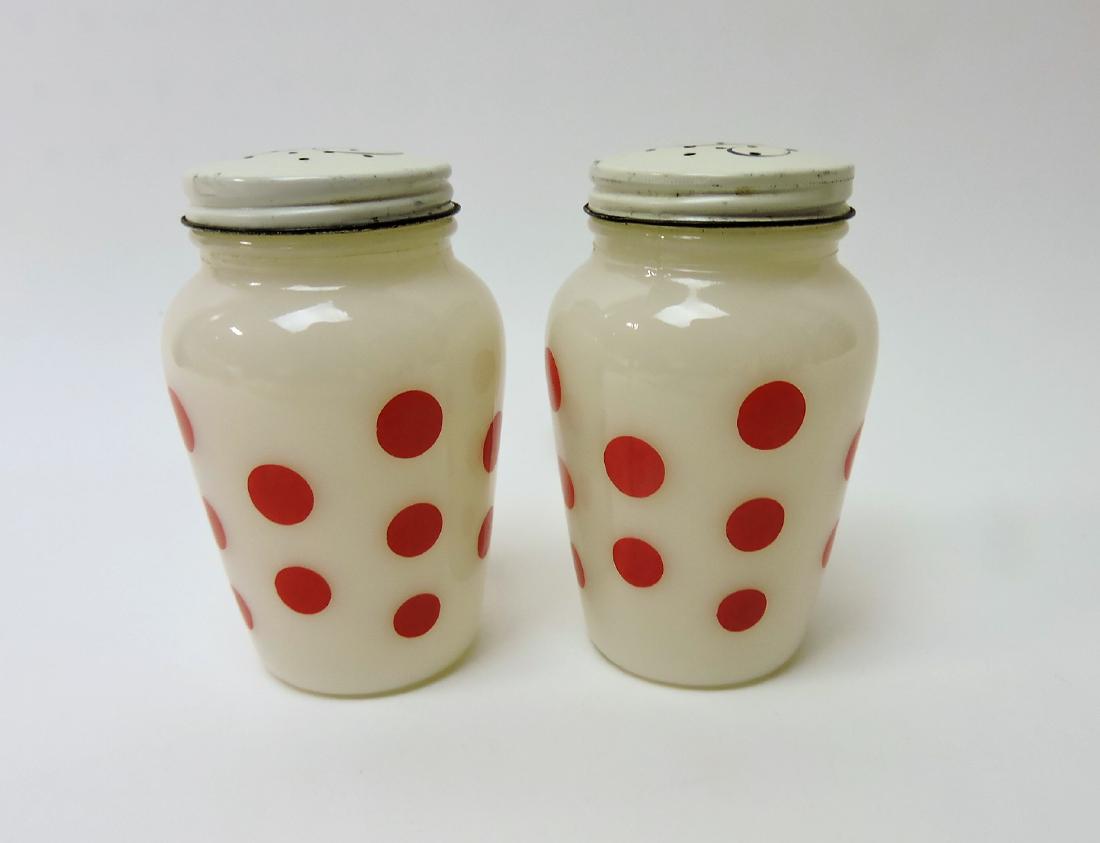 Fire King polka dot pair of range (1 of 1)