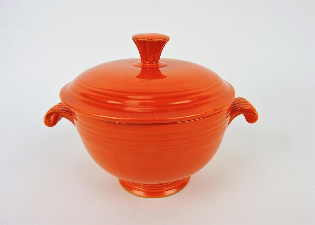 Fiesta onion soup, red, minor: nick to finial