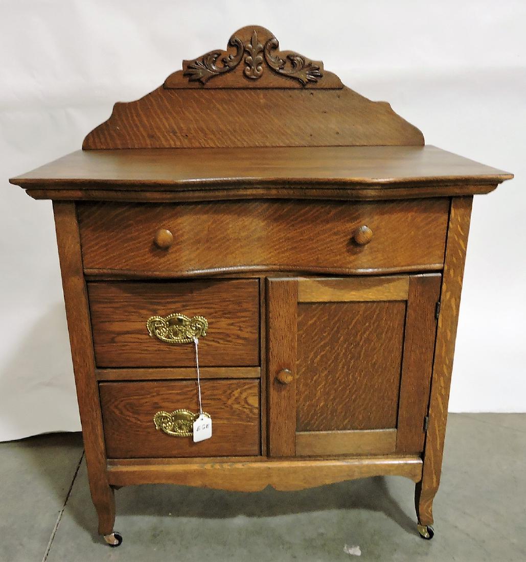 Oak commode, 41"h, 32"w: .