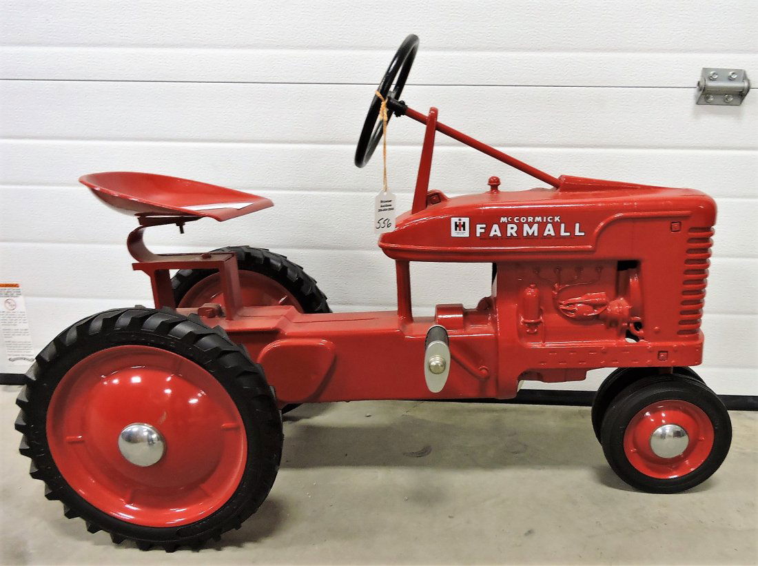 farmall 560 pedal tractor