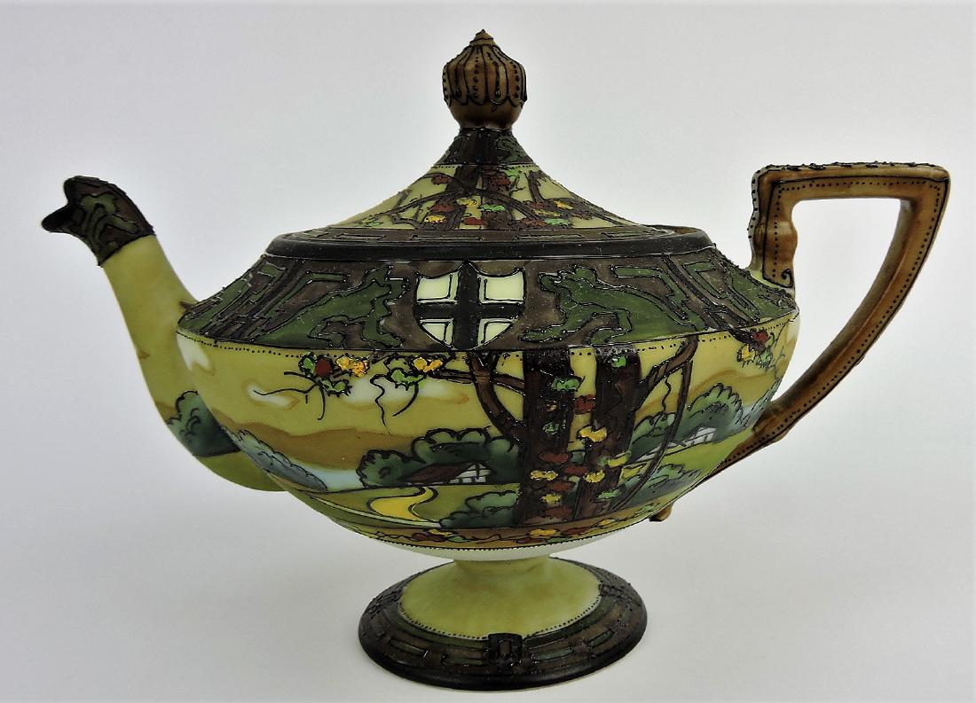 Nippon Woodland pedestal tea-: pot