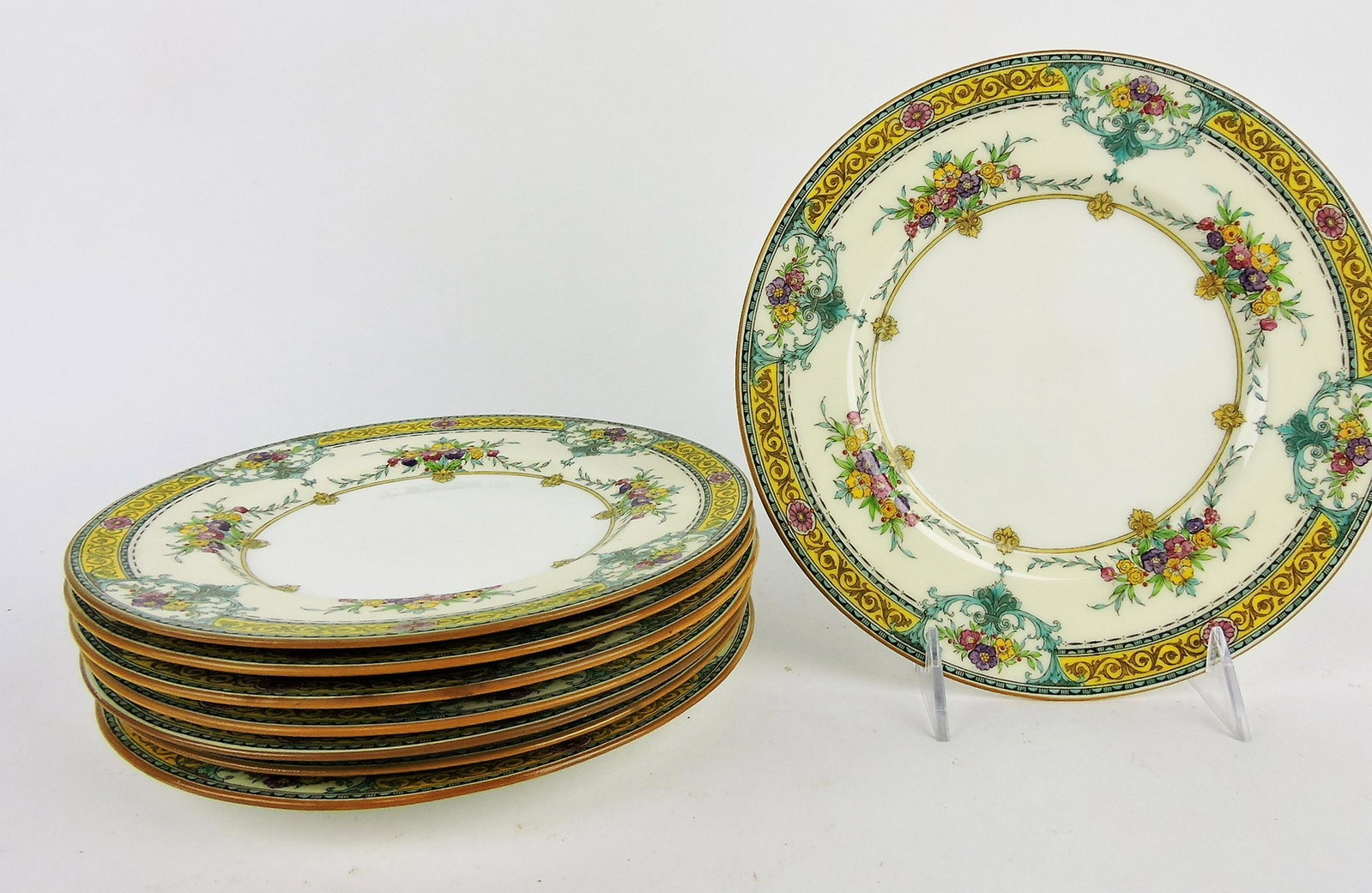 Minton set of 8 - 8 7/8" floral cabinet: plates