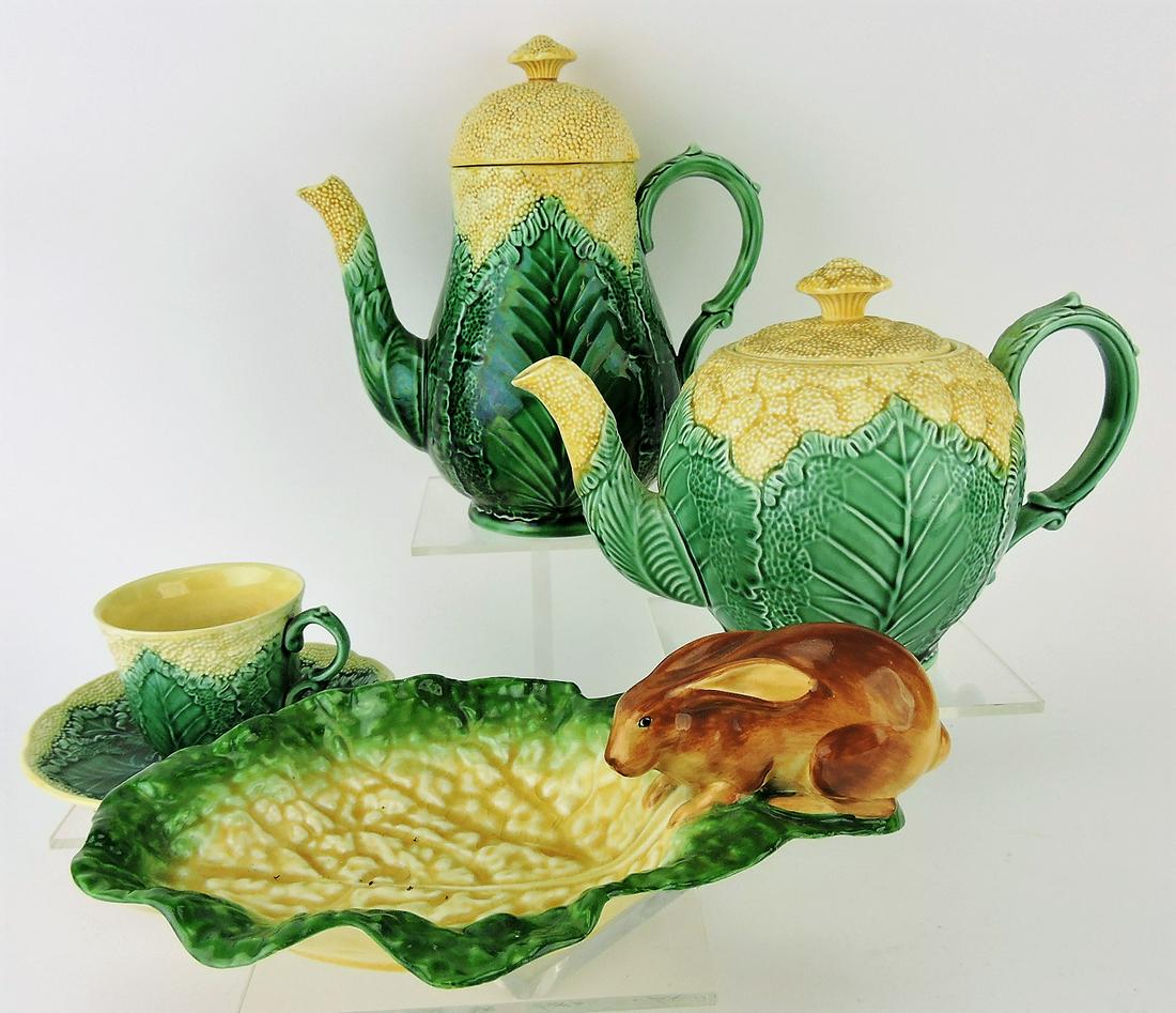 Wedgwood majolica cauliflower: coffee pot, teapot, cup/saucer and Minton creamware rabbit on leaf dish