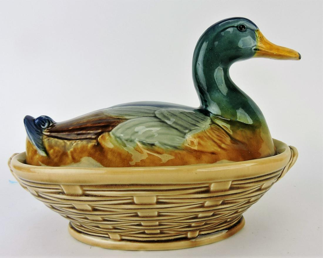 Sarreguemines majolica duck tureen,: 11"l, 8 1/2"h