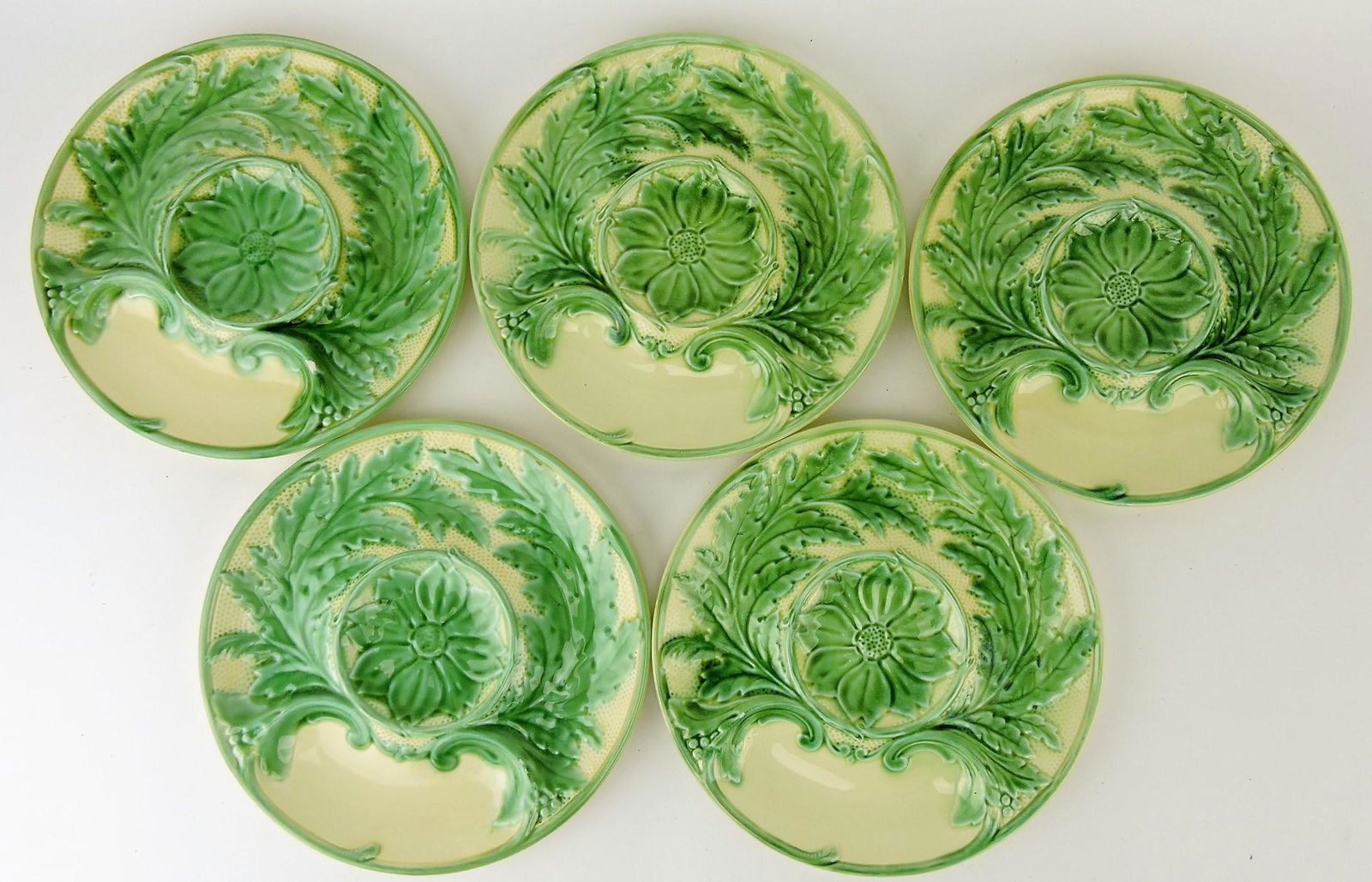 Gien majolica set of 5 artichoke: plates, minor wear