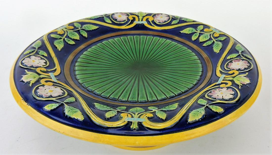 George Jones majolica floral low: cake stand, 9"d, 3"h